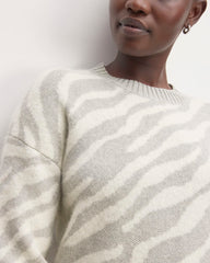 The Alpaca Tiger Jacquard Crewneck | Heathered Grey / Snow