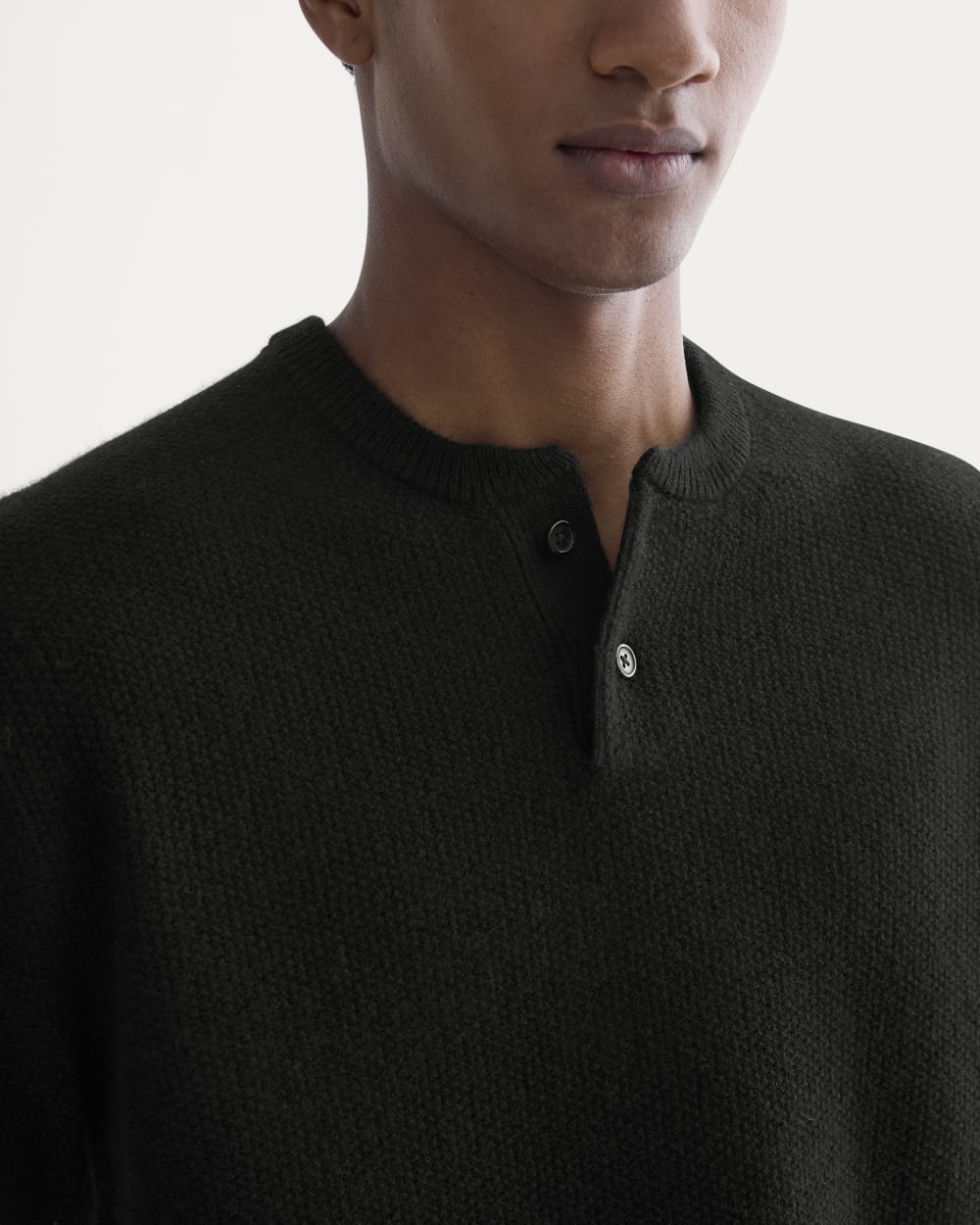 Henley in Wool Cashmere |  Black