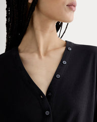 The Air V-Neck Henley | Black