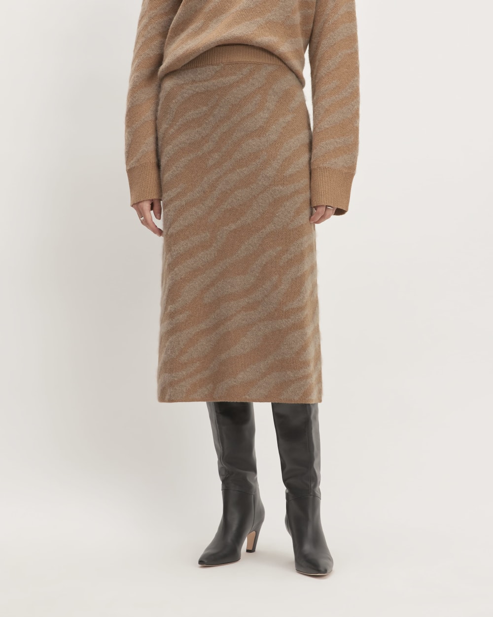 The Alpaca Tiger Jacquard Skirt | Camel / Medium Brown