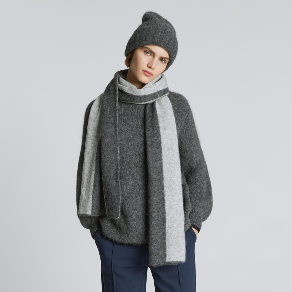 The Alpaca Patterned Scarf | Light Heather Grey / Dark Charcoal